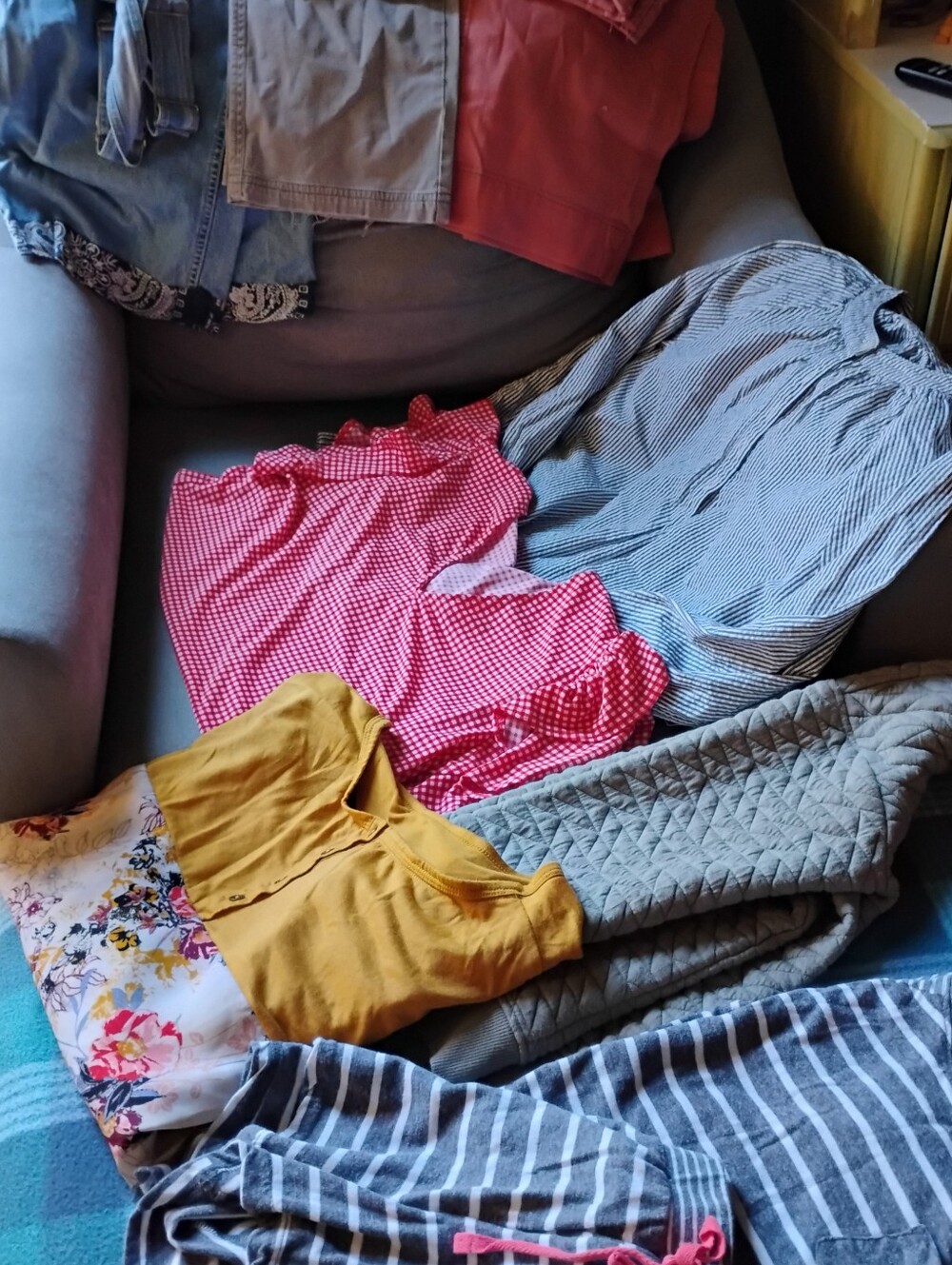 9 piece women’s clothing bundle/See Descripn/ Includ. GAP Overalls/FREE shipping